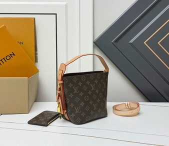 Designer handbag pre-order / 1:1 quality / Size: 16-12-18 cm / turnaround time 2-4 weeks / pc#1