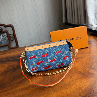 Master quality handbag / Size: 21 * 13 * 3 cm / Pre-order turnaround time 2-4 weeks / pc#1