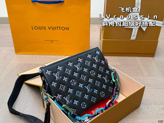 Designer handbag pre-order  / mirror quality / size: 27*20cm / turnaround time 2-4 weeks / pc#2