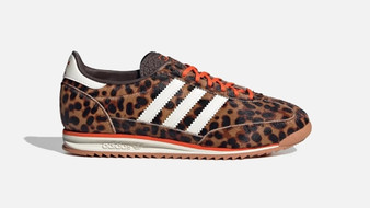 Adida* sneakers pre-order  / 1:1 quality / turnaround time 2-4 weeks / pc1