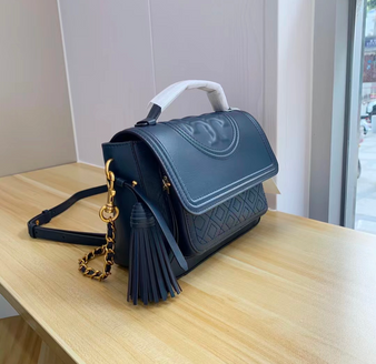 Designer handbag Pre-order / 1:1 quality / Height 13.5 cm × Length 21 cm × Depth 6.5 cm / turnaround time 2-4 weeks / pc1-1761417979