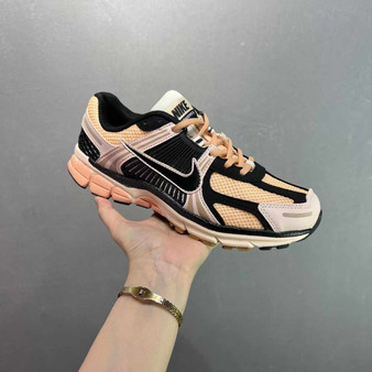 Designer sneakers pre-order  / 1:1 quality  / turnaround time 2-4 weeks / pc#2-1761418020