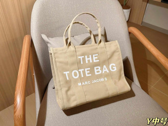 Designer handbag pre-order / 1:1 quality / 33*24*14cm / turn time 2-4 weeks