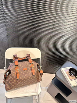 Designer handbag pre-order / 1:1 quality / turnaround time 2-4 weeks / size 42*31cm