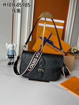 Designer handbag pre-order / 1:1 quality / turnaround time 2-4 weeks / size 25*9*15cm