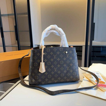 Designer handbag pre-order / 1:1 quality / turnaround time 2-4 weeks / size 33*22*11cm