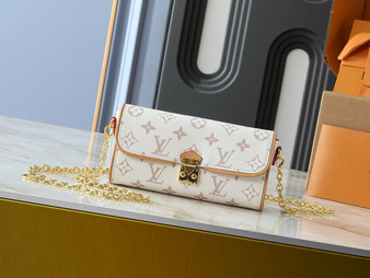 Designer handbag pre-order/  turnaround time 2-4 weeks/ 1:1 quality/ size 20*11*6cm