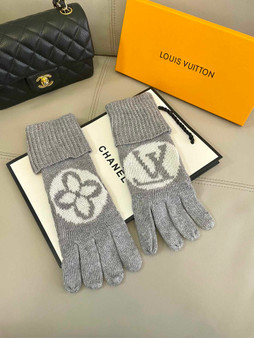 Designer gloves with box / 1:1 quality / turnaround time 2-4 weeks