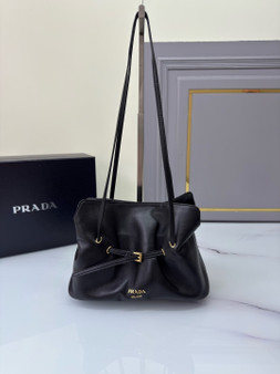 Designer handbag pre-order / Master quality / size 26*18cm / turnaround time 2-4 weeks