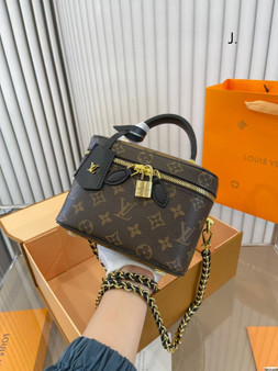 Designer handbag pre-order / 1:1 quality / turnaround time 2-4 weeks / size 18*13cm