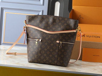 Designer handbag pre-order / 1:1 quality / turnaround time 2-4 weeks / size 35*42*13cm