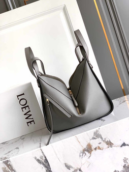 Designer handbag pre-order / Master quality / turnaround time 2-4 weeks / size 20*8*19*14cm