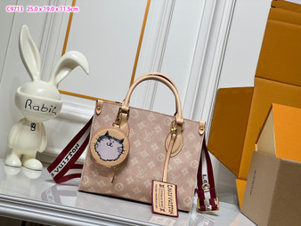 Designer handbag pre-order / 1:1 quality / Turnaround time 2-4 weeks / Size: 25 * 19 cm