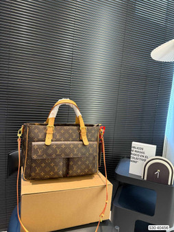 Designer handbag pre-order / 1:1 quality / turnaround time 2-4 weeks / size size 36*26cm