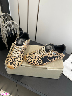 Designer sneakers pre-order  / 1:1 quality  / turnaround time 2-4 weeks / pc3-1761424998