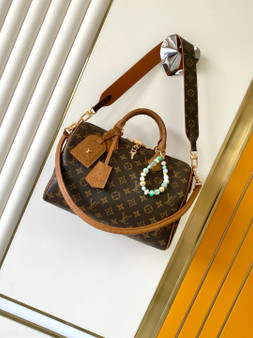 Designer handbag pre-order / master quality / turnaround time 2-4 weeks / size 30*21*17cm