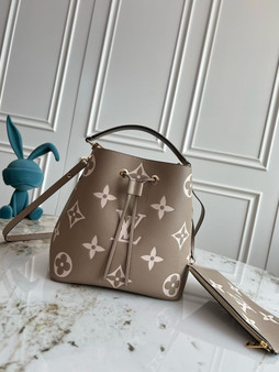 Designer Handbag Pre-order / Master Quality / size 26*26*17cm /