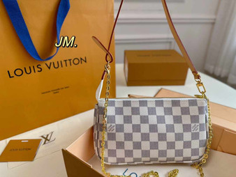 Designer handbag pre-order / 1:1 quality / turnaround time 2-4 weeks / size 22*13cm