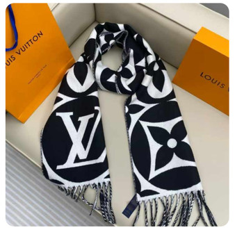 Designer scarf pre-order / high quality mirror / turnaround time 2-4 weeks