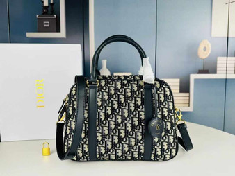 Designer handbag pre-order / 1:1 quality / turnaround time 2-4 weeks / size 31*22*11.5cm