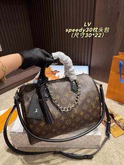 30 CM LV Soft Bag Pre-Order / Mirror Quality / Turnaround time 2-4 weeks / size 30*22cm