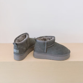 Platform U.G.G boots pre-order / turnaround time 2-4 weeks