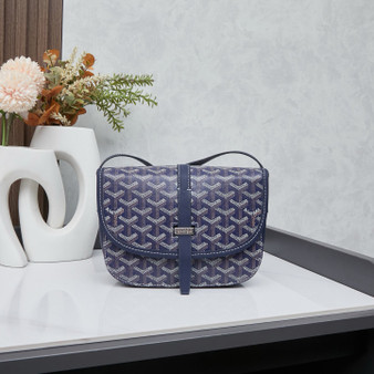 Designer  handbag pre-order / 1:1 quality / turnaround time 2-4 weeks  / size 22*15*6.5cm