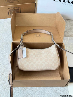 C*ach handbag pre-order / TAT 2-4 weeks / 1:1 quality /  size 24*13cm