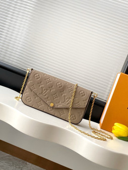 Designer handbag pre-order  / Master quality  / TAT 2-4 weeks /  size 21*12*3cm