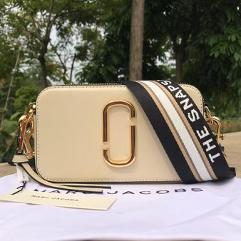 Designer handbag pre-order / turnaround time 2-4 weeks / mirror quality / 19*12*6cm