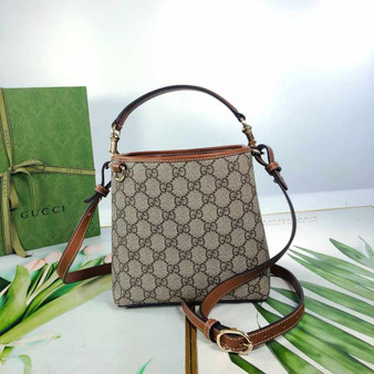 Designer handbag pre-order / 1:1 quality / Turnaround time 2-4 weeks / size 20*18*11cm