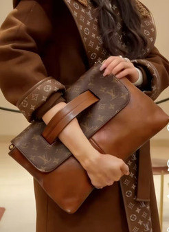 Designer handbag pre-order / A4 quality /size 37*25cm/ Turnaround time 2-4 weeks