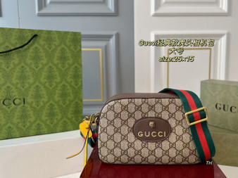 Designer handbag pre-order / 1:1 quality / Two sizes available / Turnaround time 2-4 weeks / code 0320-3