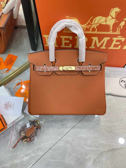 Designer handbag pre-order / 1:1 quality / Multiple sizes available / Turnaround time 2-4 weeks / code 68-2