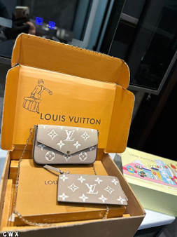Designer handbag pre-order / size 21cm / 1:1 quality / turnaround time 2-4 weeks  