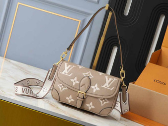 Designer handbag pre-order / size 25*9*15cm / 1:1 quality / Turnaround time 2-4 weeks