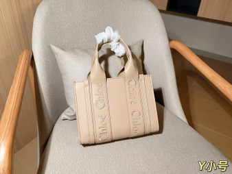 Designer handbag pre-order / size 27*20*9cm / 1:1 quality / Turnaround time 2-4 weeks / code5042