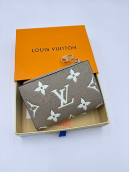 Designer zippy wallet pre-order / 1:1 quality / size 9*11.5*1.5cm / Turnaround time 2-4 weeks / 11