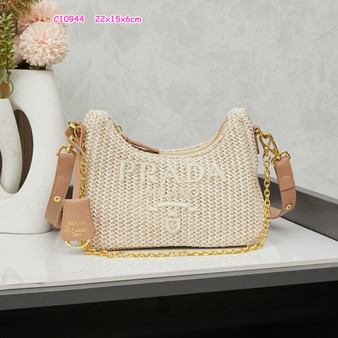 Designer handbag pre-order / 1:1 quality / Size:  22 * 15 * 6 cm / Turnaround time 2-4 weeks / product#1