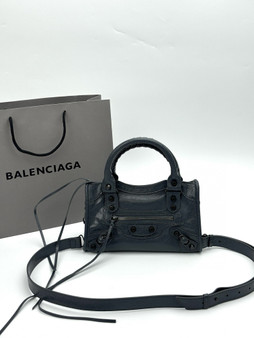 Designer handbag pre-order / 1:1 quality / size 24*16cm / Turnaround time 2-4 weeks / product #1