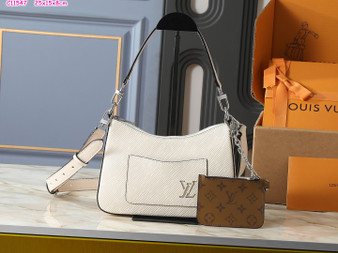 Designer handbag pre-order / 1:1 quality / Size 25 * 15 cm / Turnaround time 2-4 weeks