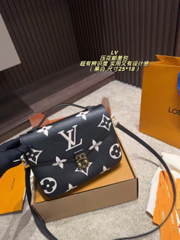 Designer handbag pre-order / Mirror quality / Size 25*18cm / Turnaround time 2-4 weeks  / 549-4q3