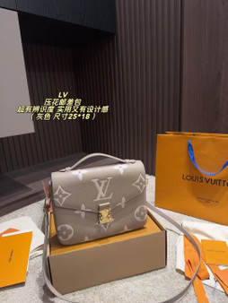 Designer handbag pre-order / Mirror quality / Size 25*18cm / Turnaround time 2-4 weeks  / 54903