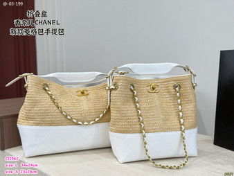 Designer handbag pre-order / 1:1 quality / Two sizes available / Turnaround time 2-4 weeks / code500323
