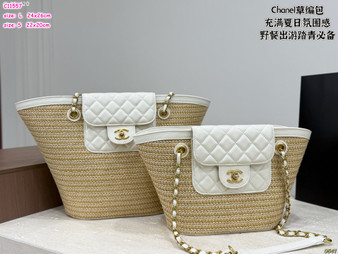 Designer handbag pre-order / 1:1 quality / Two sizes available / Turnaround time 2-4 weeks / code5000