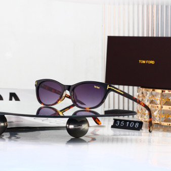 Designer sunglasses pre-order / 1:1 quality / Turnaround time 2-4 weeks / code16444