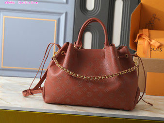 Designer handbag pre-order / 1:1 quality / Size: 32 * 23 cm / Turnaround time 2-4 weeks