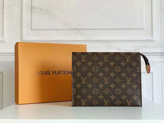 Designer pouch pre-order / 1:1 quality /  Size 25*5*19cm / Turnaround time 2-4 weeks