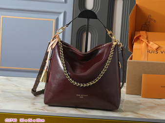 Designer handbag pre-order / 1:1 quality / Size: 30 * 26 cm / Turnaround time 2-4 weeks / 39532