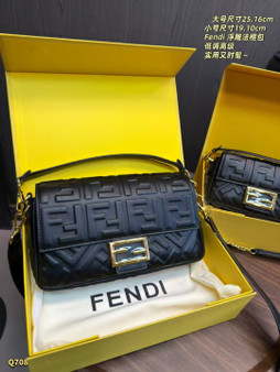 Designer handbag pre-order / Size 25*17cm / Turnaround time 2-4 weeks / 1:1 quality